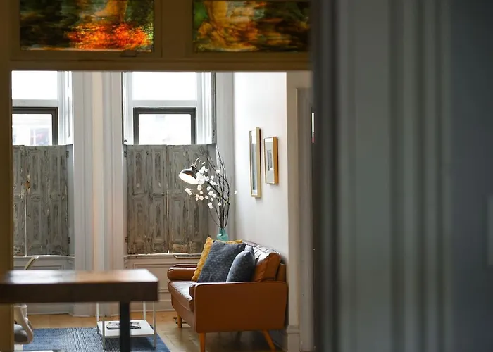 Classy Vintage Minutes To Downtown & Stadiums Apartment Pittsburgh